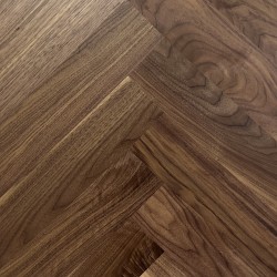 Паркетная доска Классическая Ёлка Орех Американский Herringbone, 126 мм