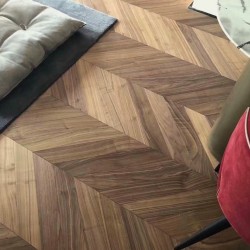 Паркетная доска Французская Ёлка Орех Американский Chevron, браш, масло, 97 мм
