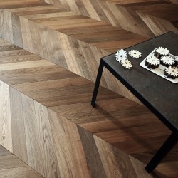 Паркетная доска Французская Ёлка Орех Американский Chevron, браш, масло, 126 мм